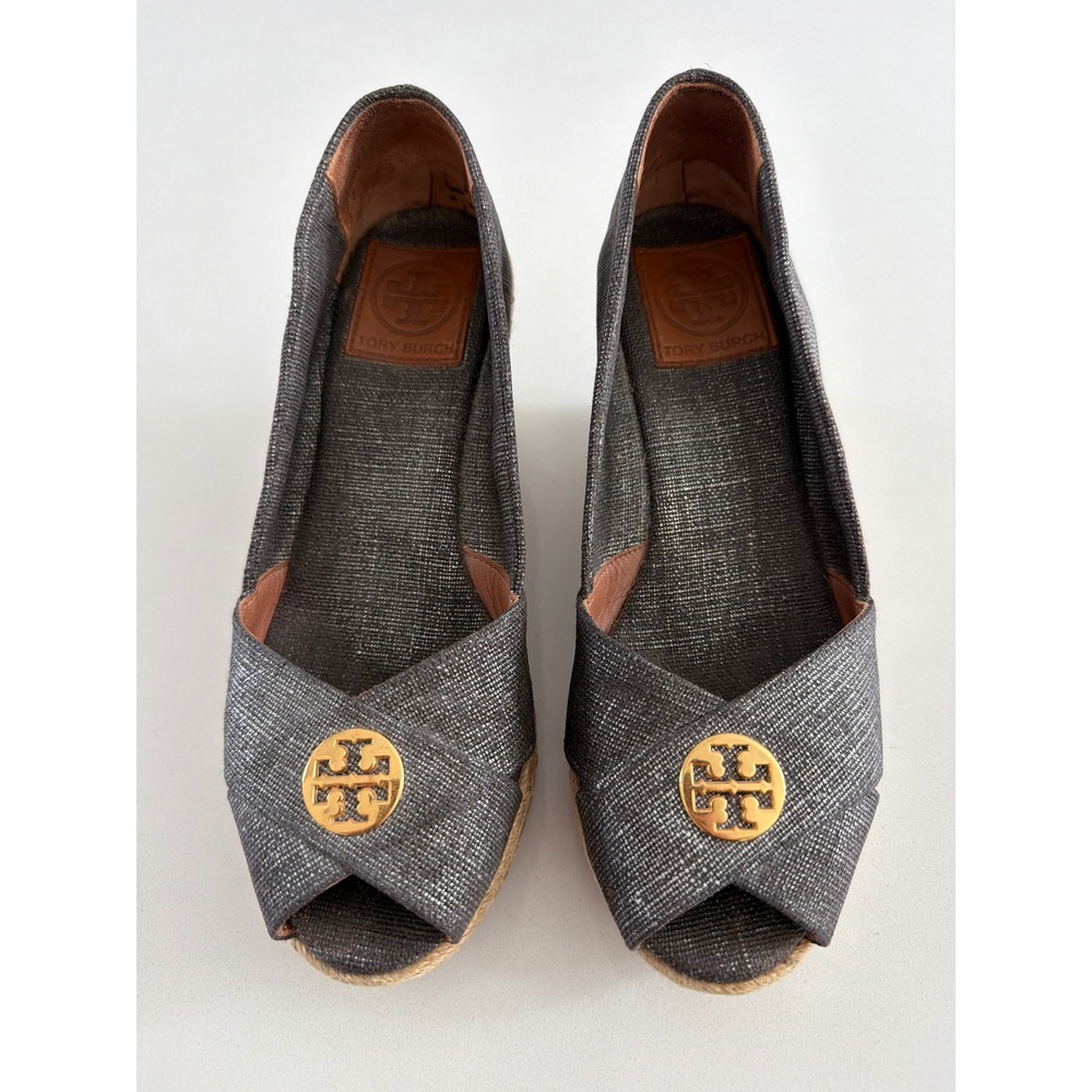 Tory Burch Metallic Grey Canvas Espadrille Wedges Gold Logo Peep Toe Size 7B